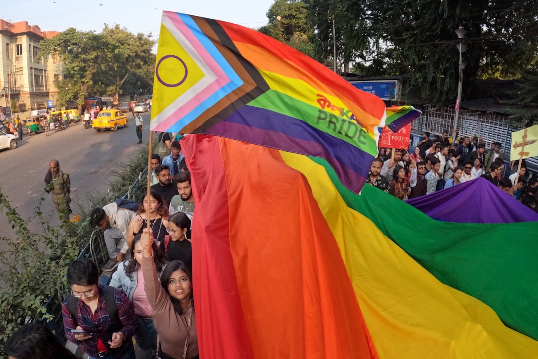 试管婴儿技术在 LGBTQ+ 家庭中的应用与挑战