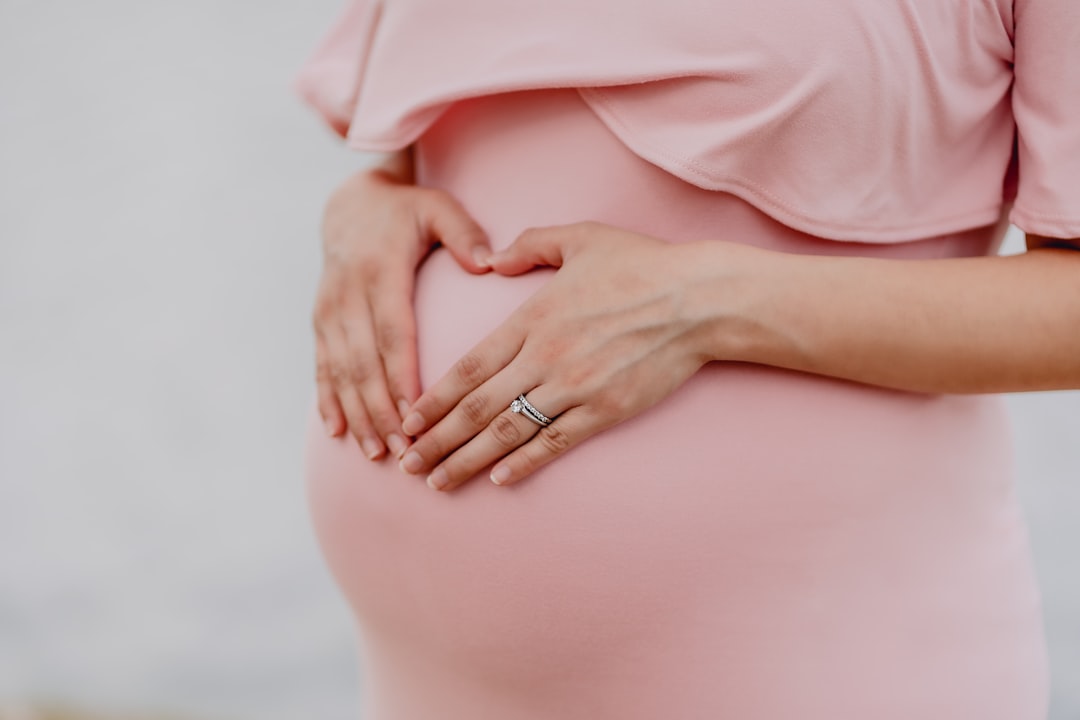 试管婴儿技术对多胎妊娠的影响及应对策略