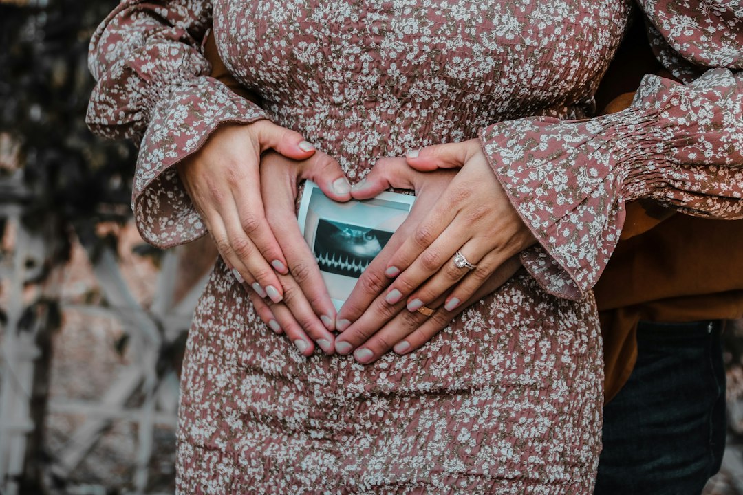 试管婴儿技术在改善女性生育障碍中的实际案例研究